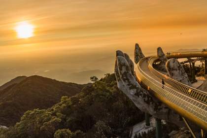 Giá Vé Tham Quan Bà Nà Hills 2025